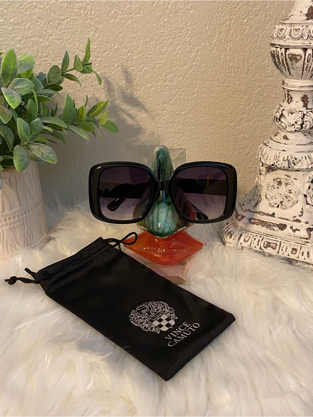Vince Camuto Black Oversized Square Sunglasses with Gradient Lenses